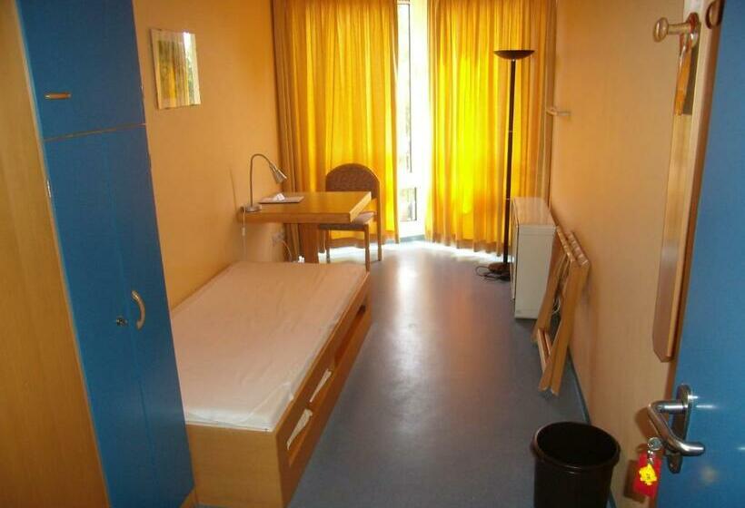 اتاق استاندارد یک تخته با سرویس بهداشتی مشترک, Jugendgästehaus St. Michaels Heim