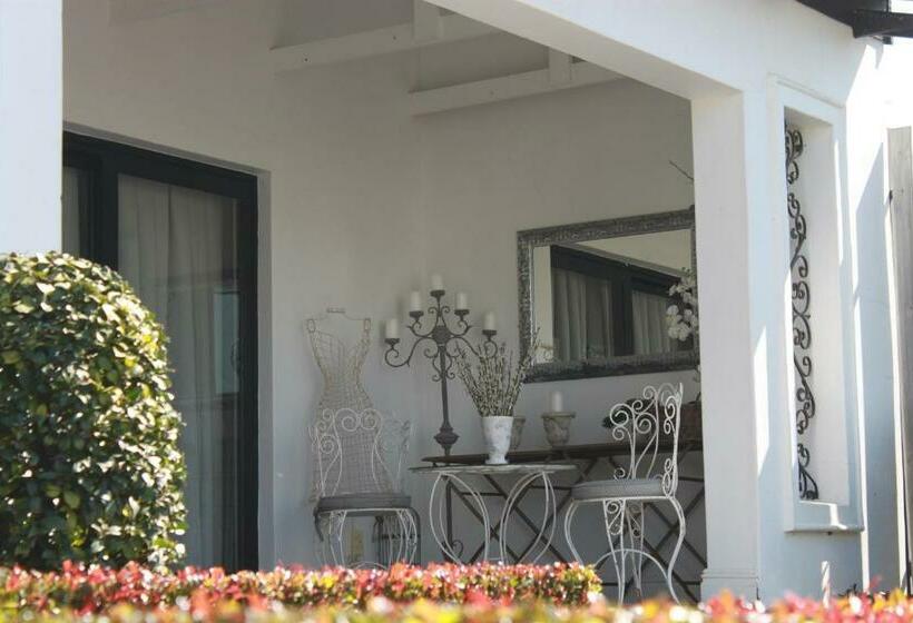 سوییت لوکس, Brenaissance Wine & Stud Estate