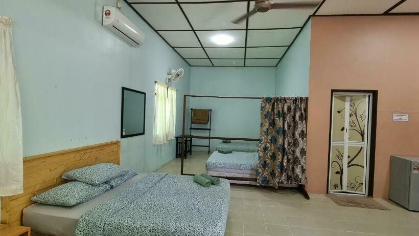 Семейный Номер, Pandan Laut Beach Resort