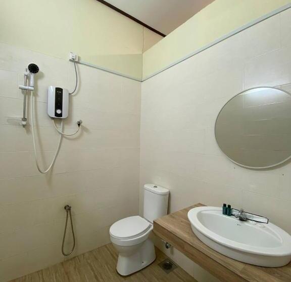 Семейный Номер, Pandan Laut Beach Resort