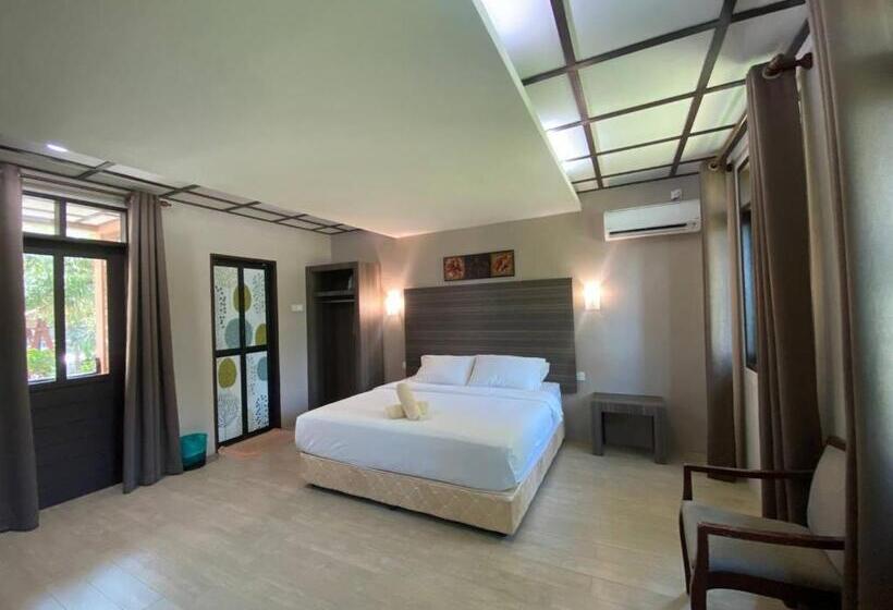 Номер Superior Кровать Кинг, Pandan Laut Beach Resort