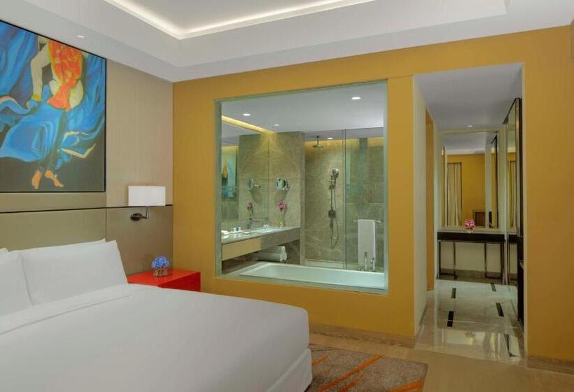 Номер Deluxe, Radisson Blu Faridabad