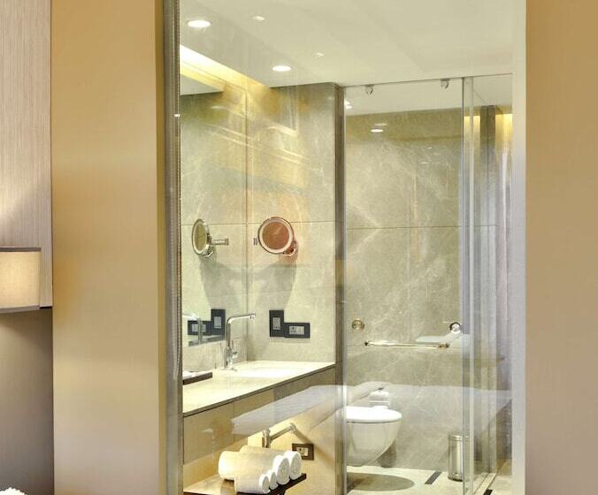 Номер Deluxe, Radisson Blu Faridabad
