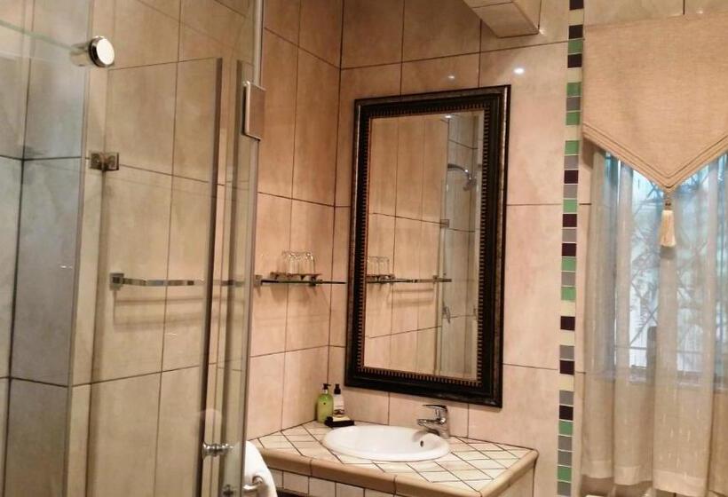 Quarto Estandar, Royal Ridge Guest House