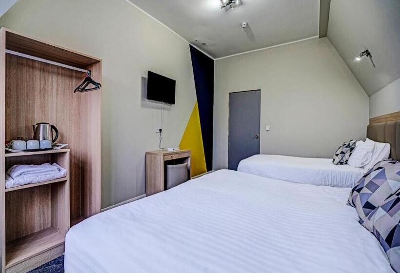 اتاق خانوادگی, Weaste Hotel, West Manchester