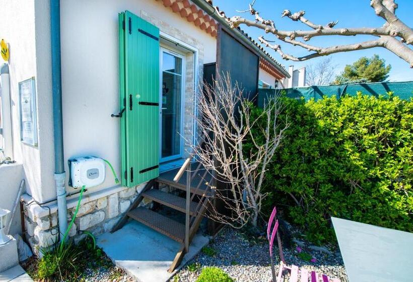 Номер Стандарт Вид на Бассейн, Chambre D Hôtes Villa De La Sueur Au Bonheur