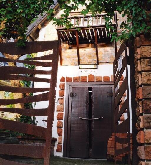 کلبه ییلاقی, Bridge12th B&b
