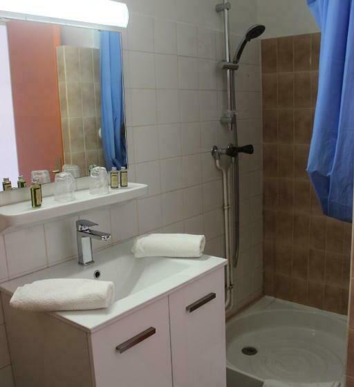 اتاق استاندارد, Bains Sarrailh