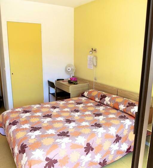 اتاق استاندارد, Bains Sarrailh