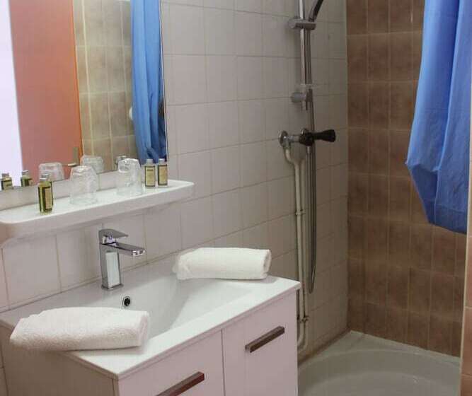 اتاق استاندارد, Bains Sarrailh