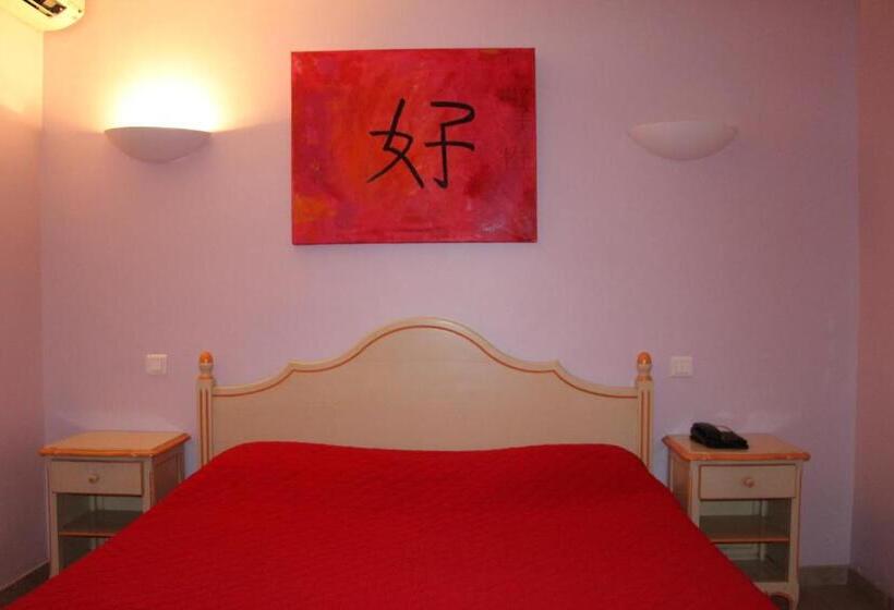 Номер Стандарт, Hôtel Les Palmiers