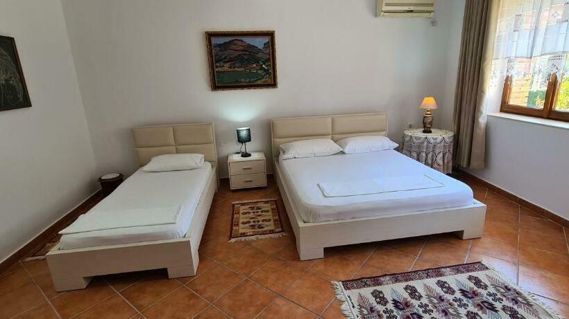 اتاق خانوادگی, Veranda B&b