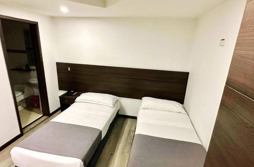 غرفة قياسية, Expo Hotel Ferial