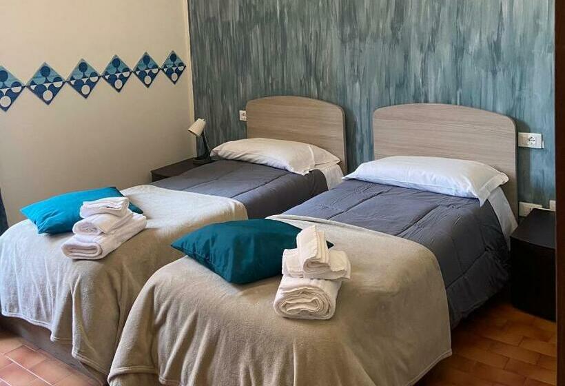 اتاق استاندارد, Albergo 900strati