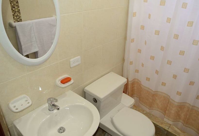 חדר סטנדרט לשלושה, Seymour Guest House