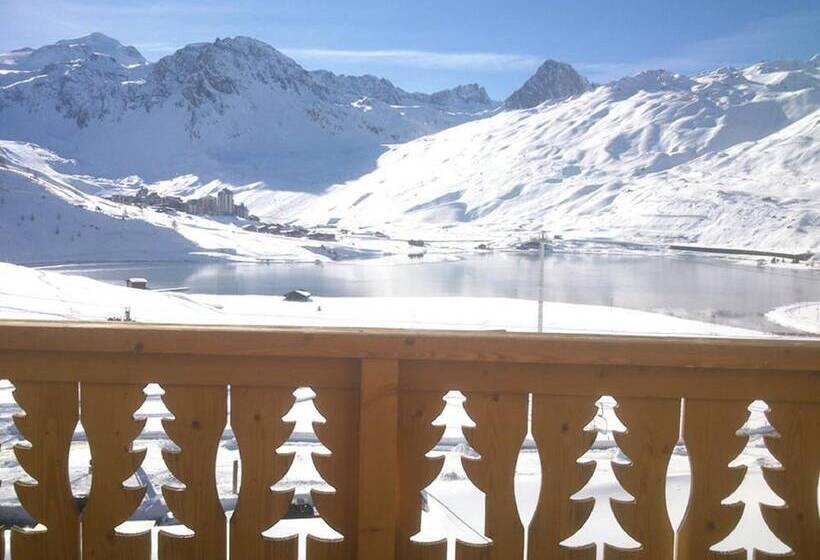 اتاق خانوادگی, Le Paquis