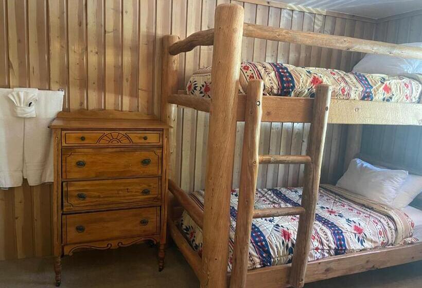 سوییت خانوادگی, Silver Fork Lodge & Restaurant