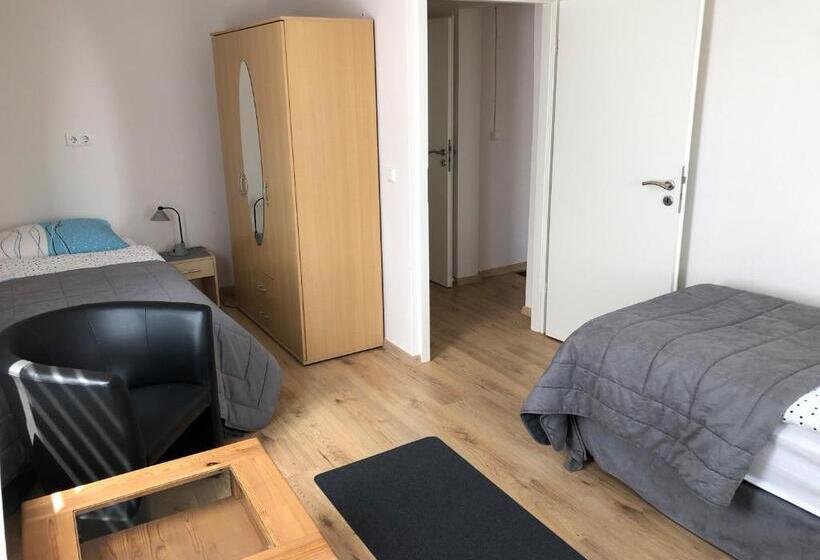 Апартаменты 3 Спальни, Zur Post Ochsendorf