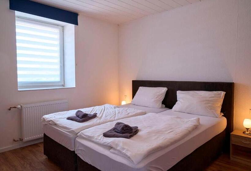 Апартаменты 3 Спальни, Zur Post Ochsendorf