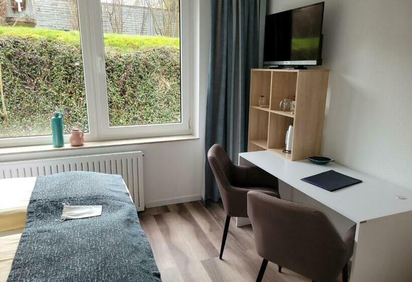 Номер Стандарт, Kurparkhotel Gemünd
