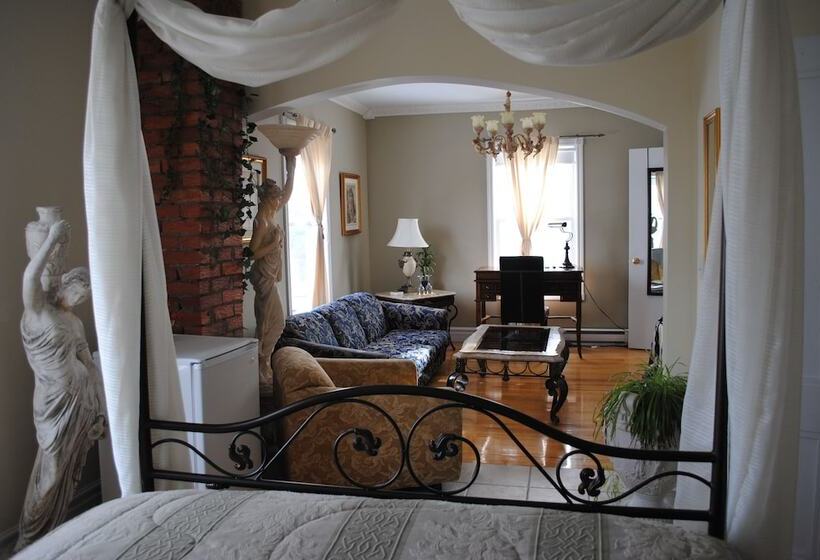 Люкс, Auberge Marquis De Montcalm