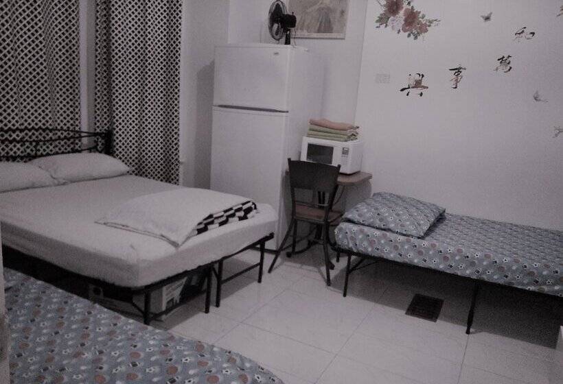 חדר סטנדרט לארבעה, Chinatown Travellers Home