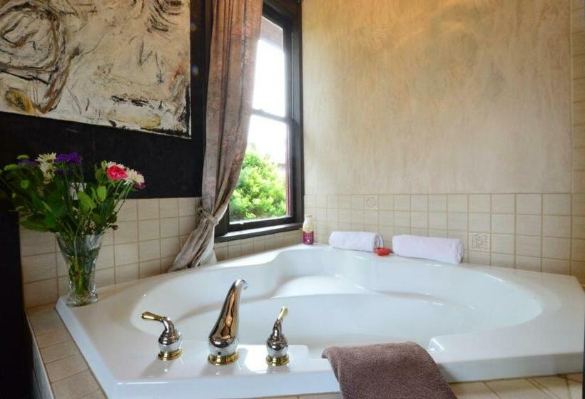 חדר סטנדרט עם ג'קוזי, Marketa S Bed And Breakfast