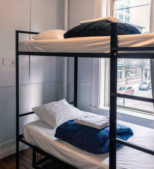 ルームシェアのワンベッド, The Cambie Hostel Seymour