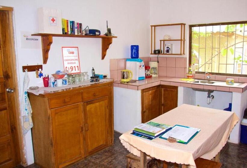 Suite 2 Quartos, Hostal Suiza
