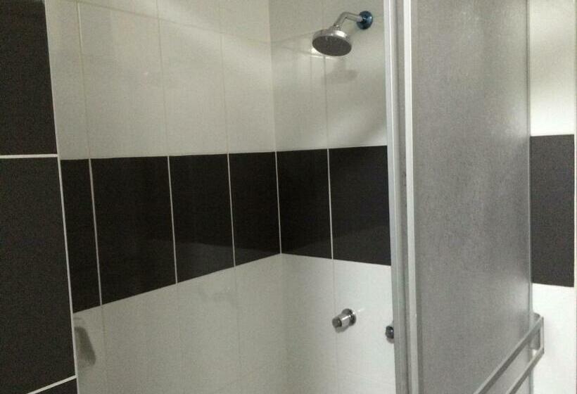 اتاق استاندارد سه نفره, Hostal Gold Star