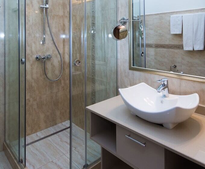 اتاق استاندارد یک نفره, La Strada Boutique Villa