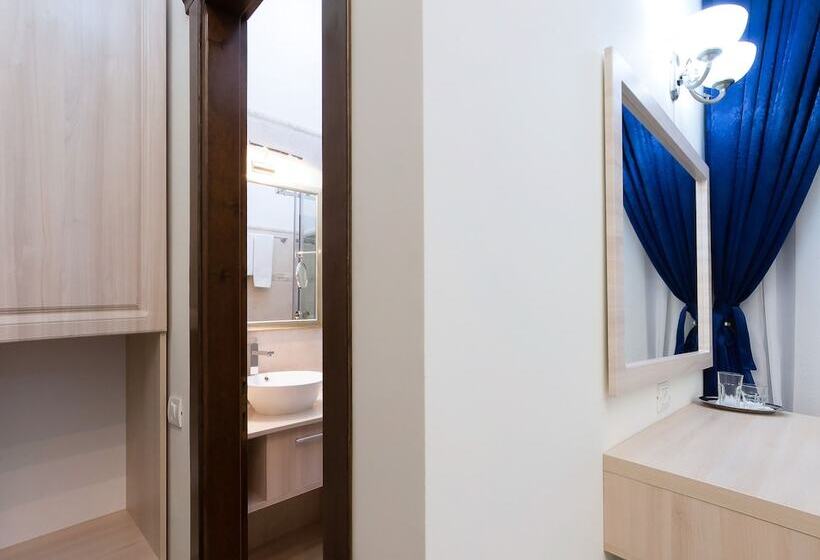 اتاق استاندارد یک نفره, La Strada Boutique Villa