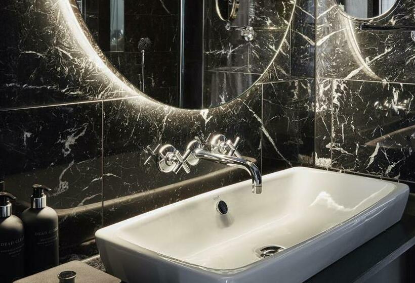 اتاق لوکس با تخت بزرگ, Roomers Munich, Autograph Collection