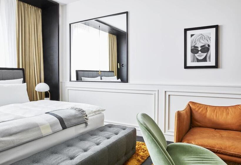 سوییت سوپریور, Roomers Munich, Autograph Collection