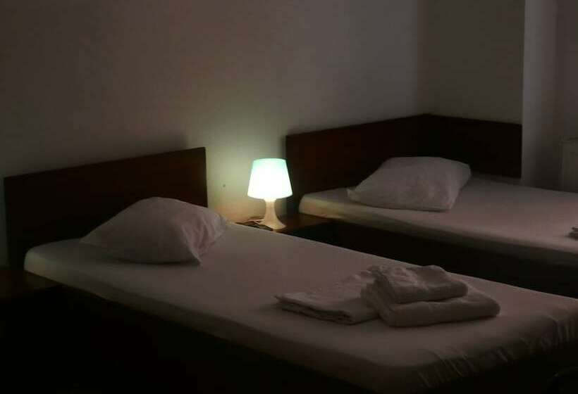 标准间, Taxi Hostel