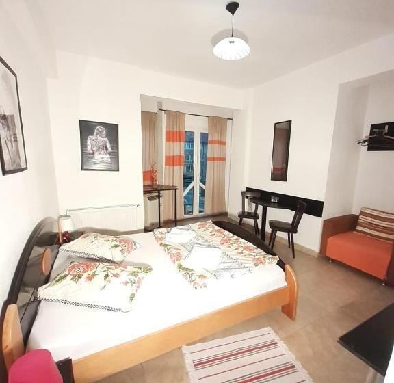 Номер Комфорт, Taxi Hostel