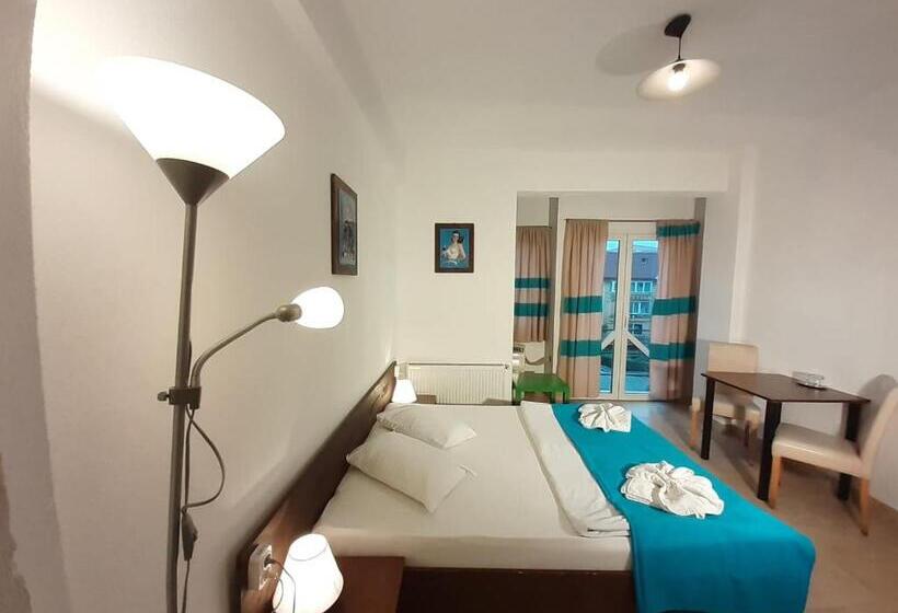 Номер Комфорт, Taxi Hostel