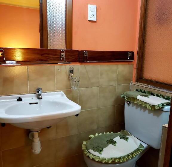 Quarto Triplo Estandar, La Nuit Home