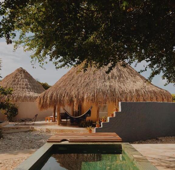 デラックスバンガロー, Blue Apple Beach