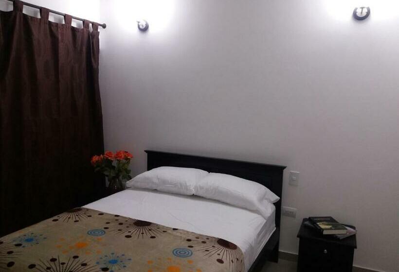 اتاق استاندارد یک نفره, Calle Santodomingo
