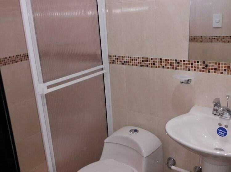 اتاق استاندارد چهار تخته, Calle Santodomingo