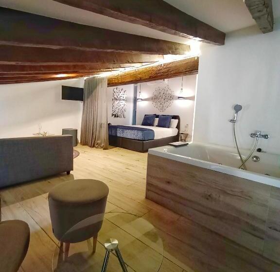 Junior Suite con Hidromasaje, El Siglo
