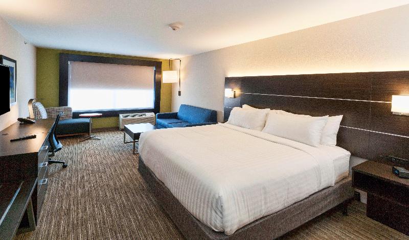 Номер Стандарт Кровать Кинг Адаптированный для Инвалидов, Holiday Inn Express & Suites   Dodge City, An Ihg