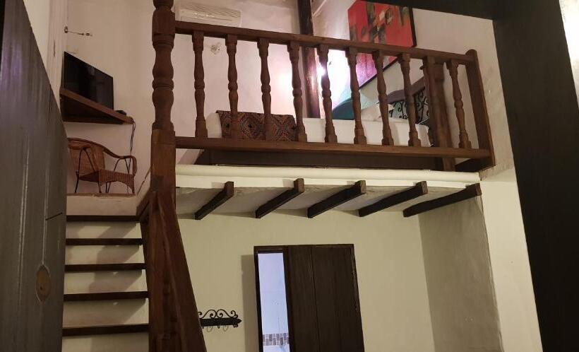 Люкс, Hostal Restaurante Guaracu