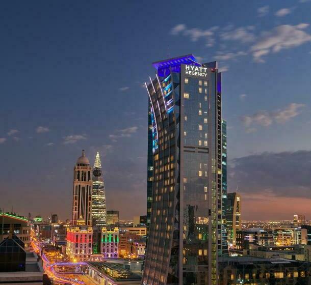 Номер Deluxe Кровать Кинг, Hyatt Regency Riyadh Olaya