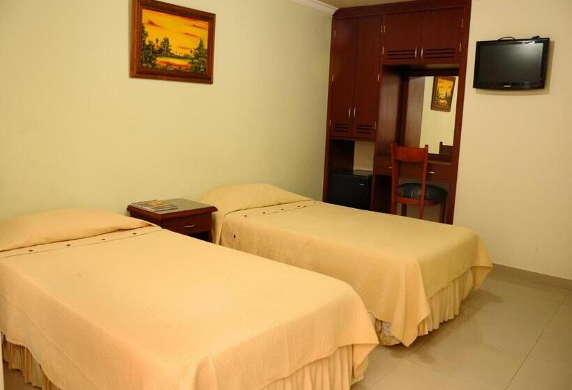 Standard Quadruple Room, Napolitano