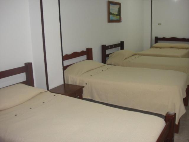 Standard Quintuple Room, Napolitano