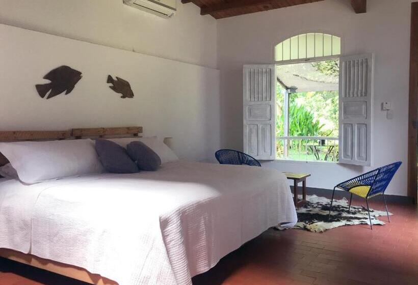 스위트, Waka Hotel Rural