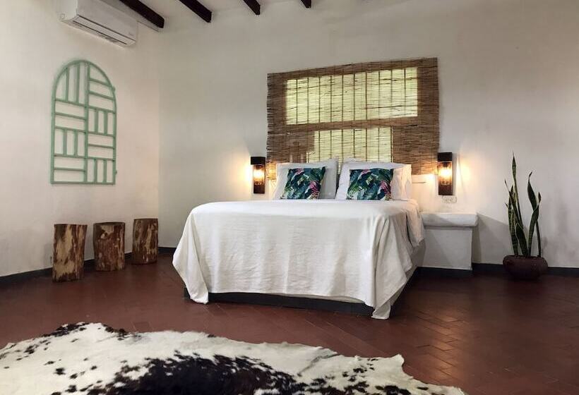 4인용 스탠다드 룸, Waka Hotel Rural
