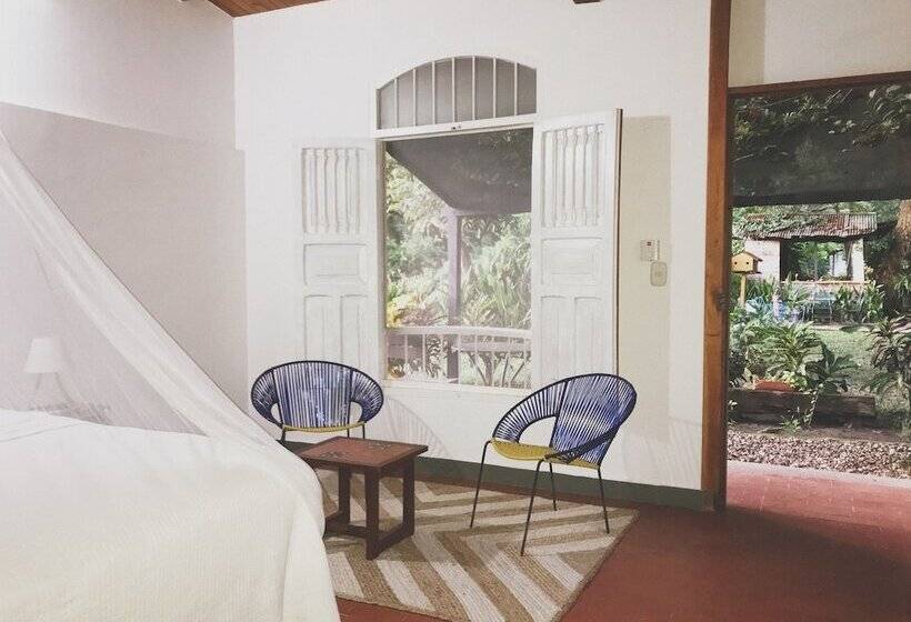 스위트, Waka Hotel Rural